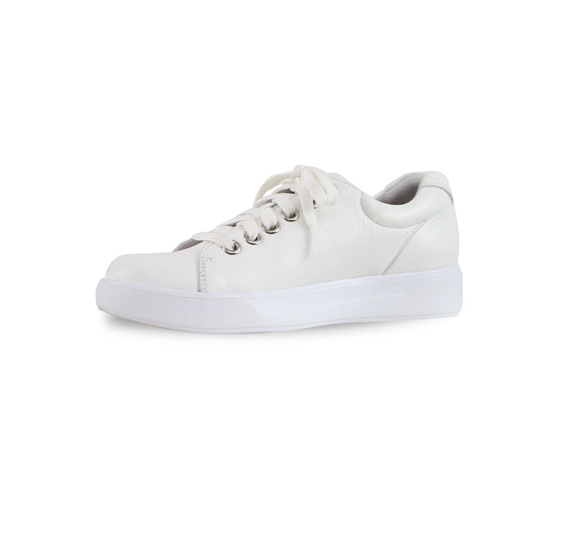 Tilly in cow leather, sport, athleisure oxford  with outside zipper on EVA outsole in white - inside view