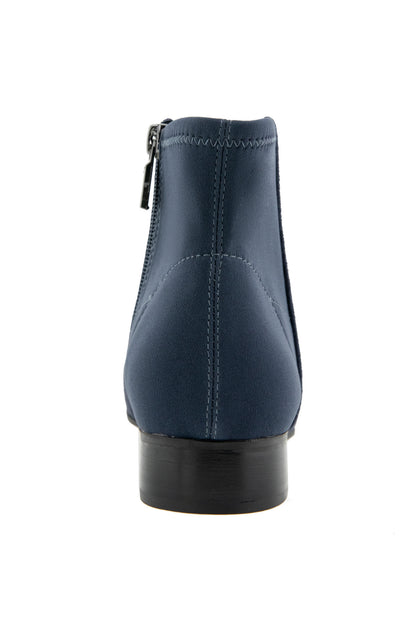 Flora Boot