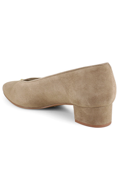 Hannah Pump - Tan Suede